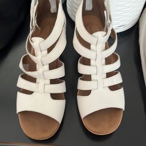 Rockport white sandal wedges size 8